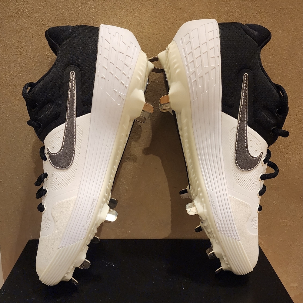 LIKE NEW: Nike ALPHA HUARACHE ELITE 2 Metal Baseball Cleat AJ6873